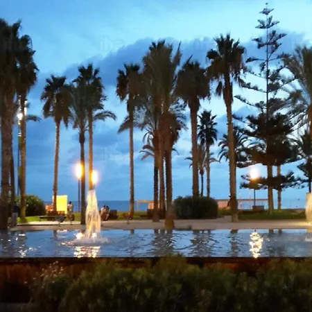 Moderno En 1a Linia De Mar En Salou.